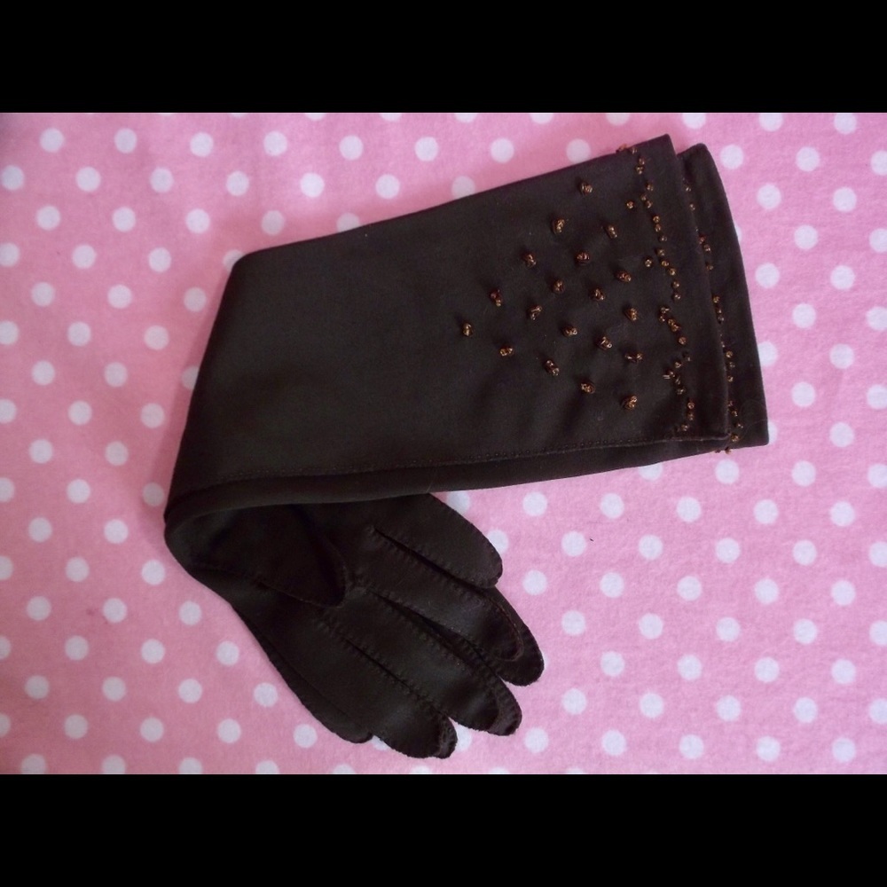 Vtg 1940’s “Saks Fifth Avenue” Brown beaded gloves - Picture 4 of 7
